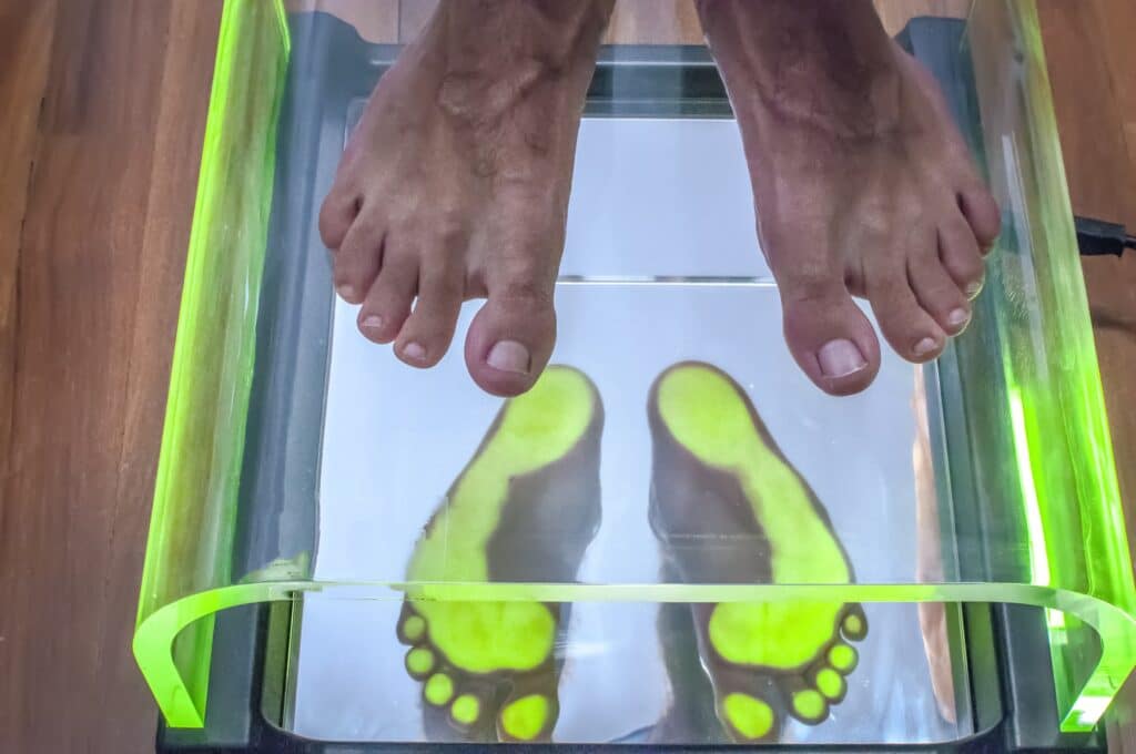 posture and equilibrium analysis by foot step scanning